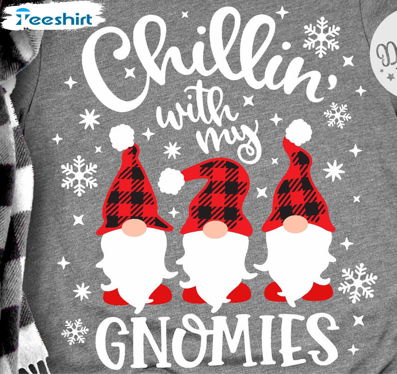 Chillin With My Gnomies Shirt – Plaid Pattern Hat Gnome Christmas Short Sleeve Sweater