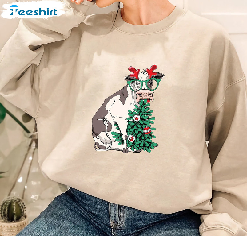 Christmas Cow Shirt – Christmas Tree Farm Unisex Hoodie Sweatshirt