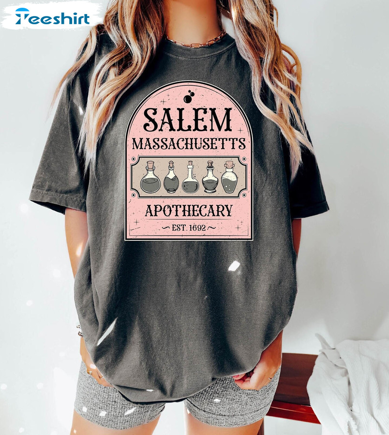 Comfort Colors Reg Salem Massachusetts Shirt, Halloween Crewneck Unisex T-shirt