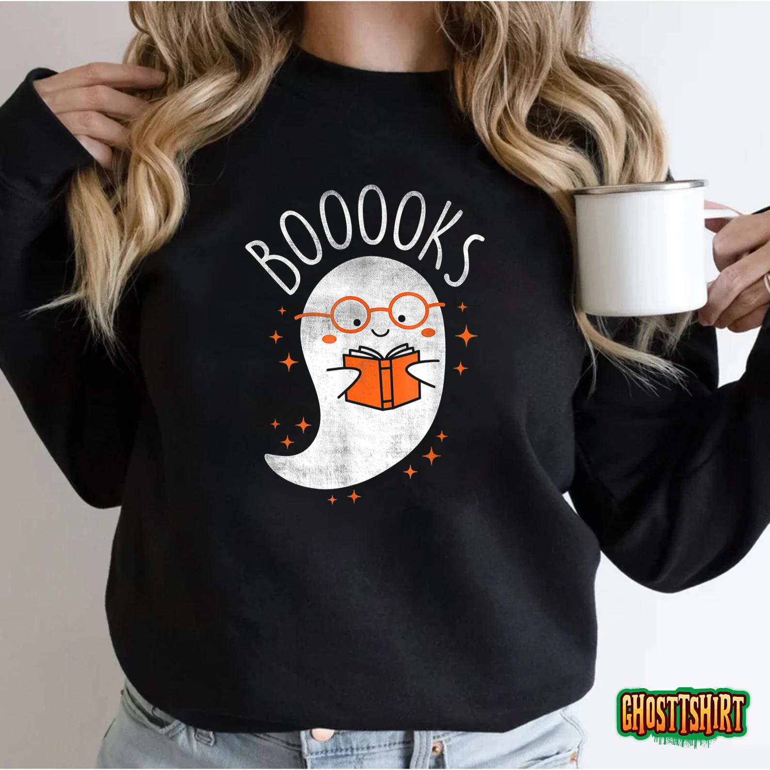 Cute Ghost Book Reading Teacher School Funny Halloween 2022 T-Shirt