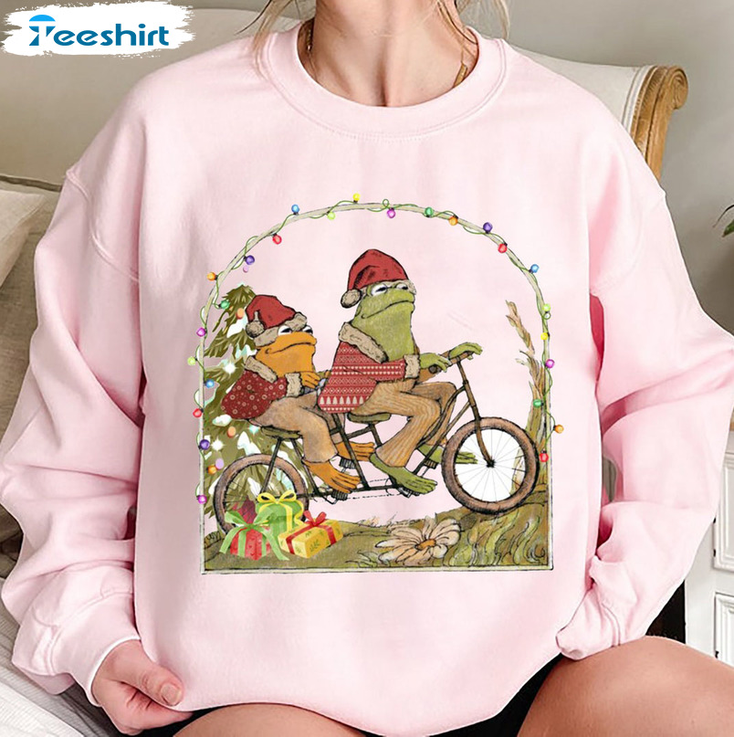 Frog And Toad Christmas Shirt, Vintage Xmas Long Sleeve Unisex Hoodie