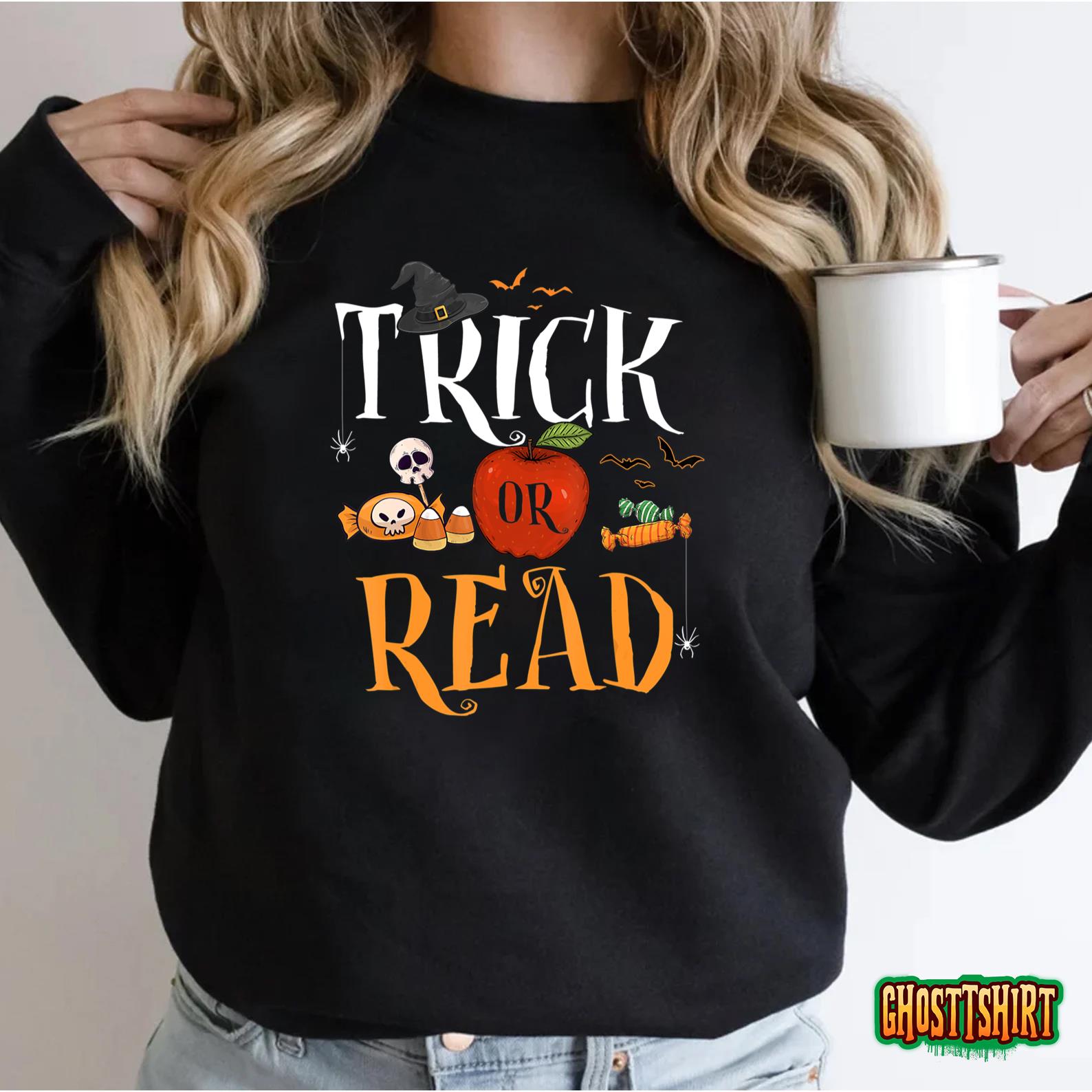 Funny Tricks Or Read Librarian Halloween Costume Book Lover T-Shirt