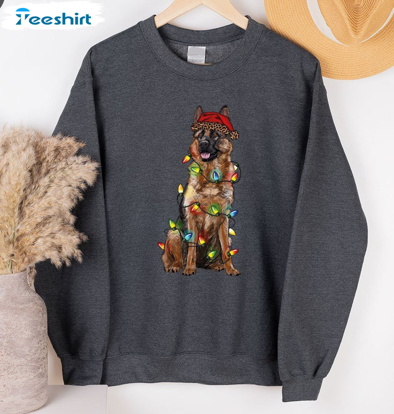 German Shepherd Christmas Shirt – Christmas Dog Mom Unisex T-shirt Tee Tops