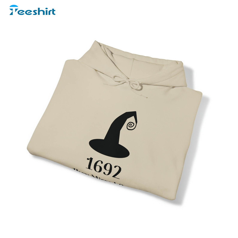 Halloween 1692 Witch Hat Shirt, 1692 They Missed One Sweatshirt Unisex Hoodie