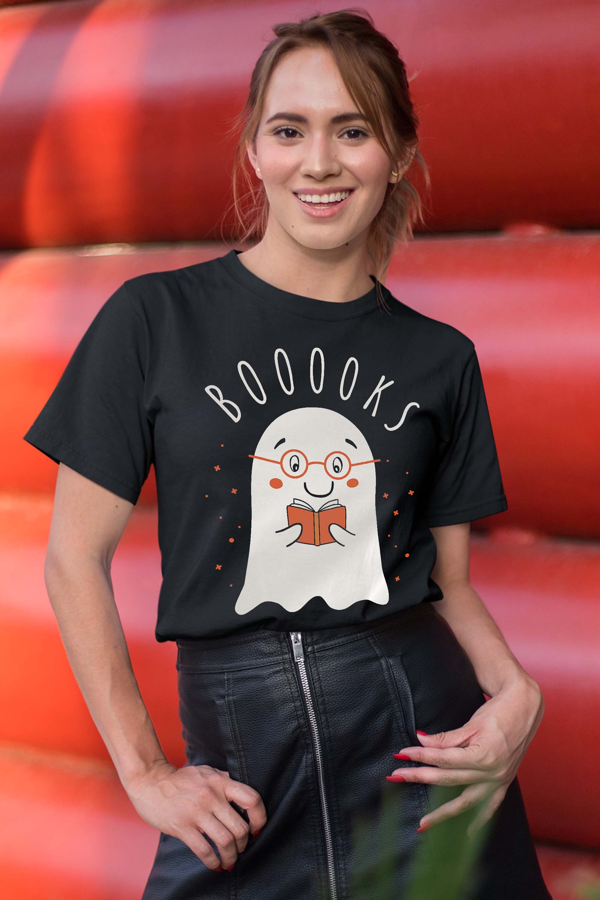 Halloween Teacher Librarian Books Reading Ghost Pun BOOOOKS T-Shirt