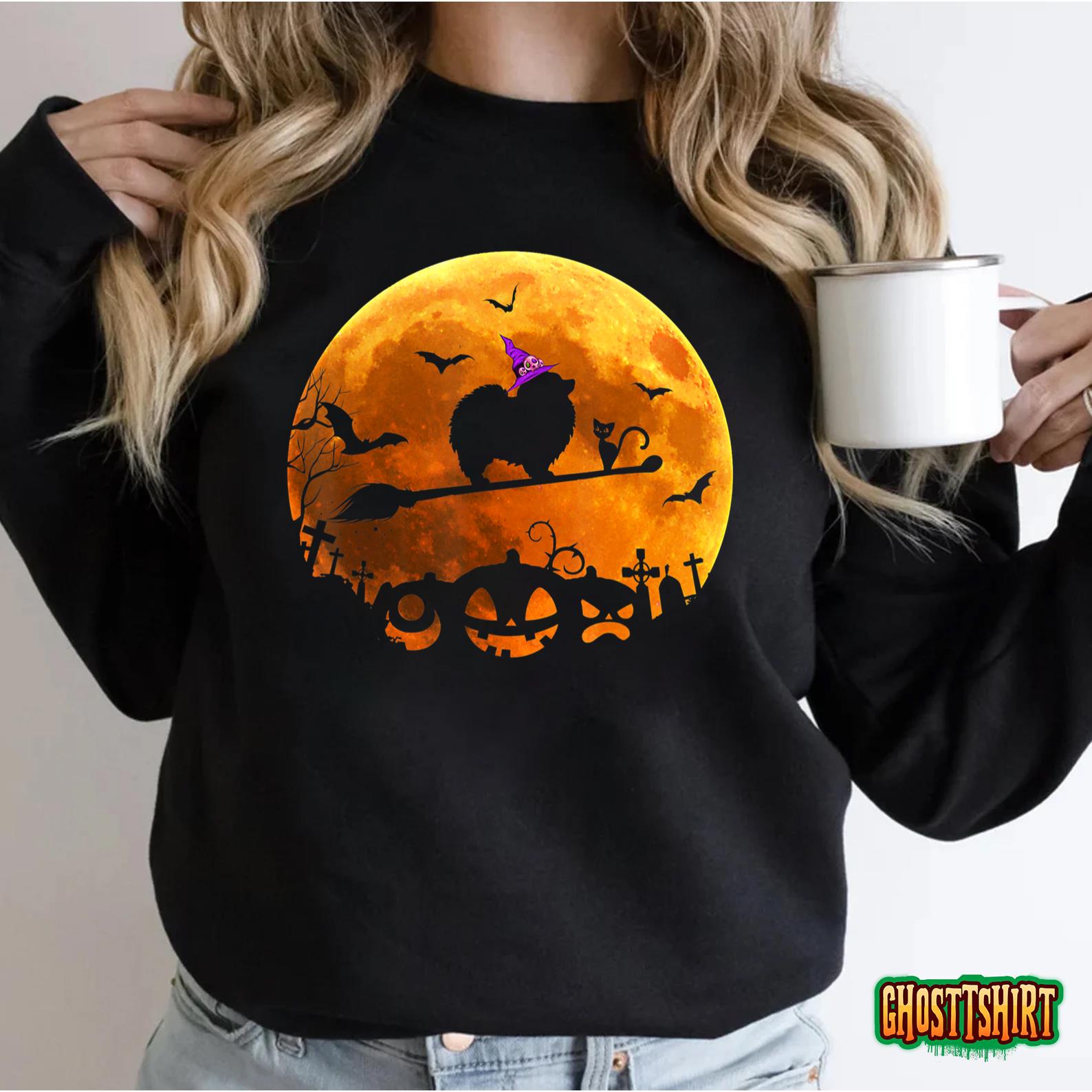 Keeshonds Costume Witch Riding Broom Moon Halloween T-Shirt