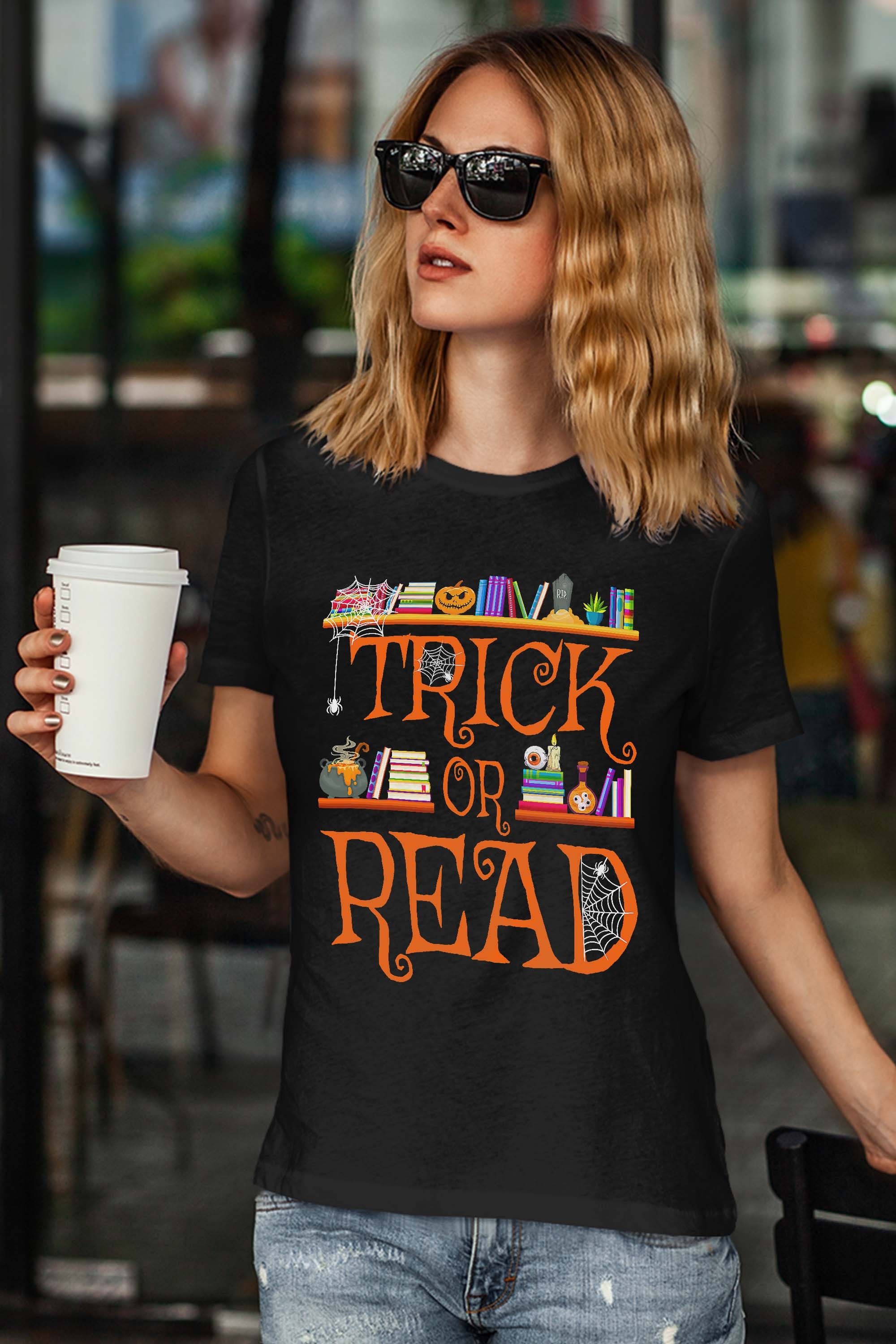 Librarian Trick or Read Library Event Halloween Book Lovers T-Shirt