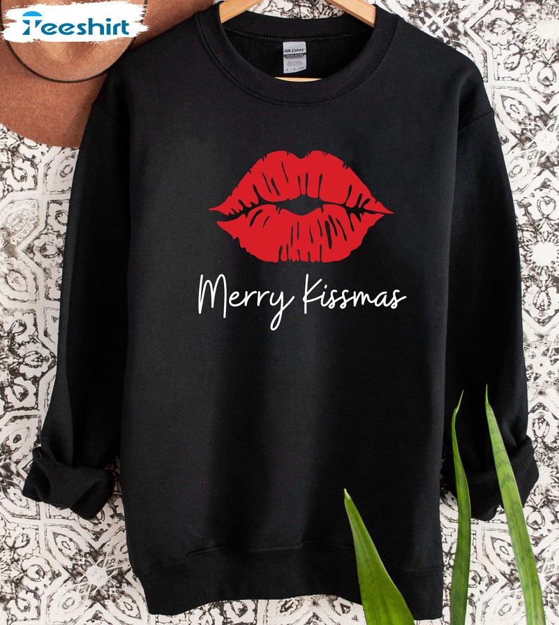 Merry Kissmas Sweatshirt, Christmas Holiday Unisex Hoodie Crewneck