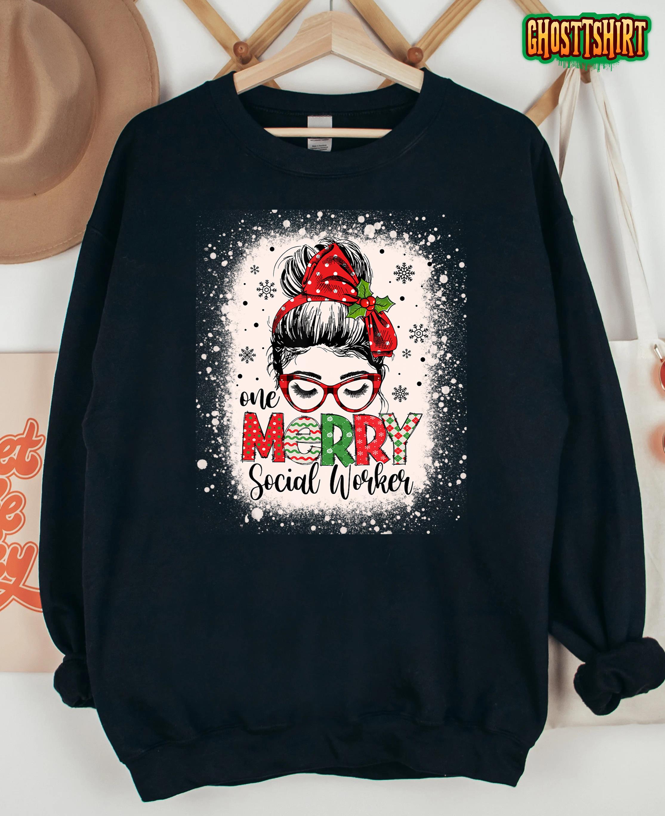 Merry School Social Worker Messy Bun Christmas Caseworker T-Shirt