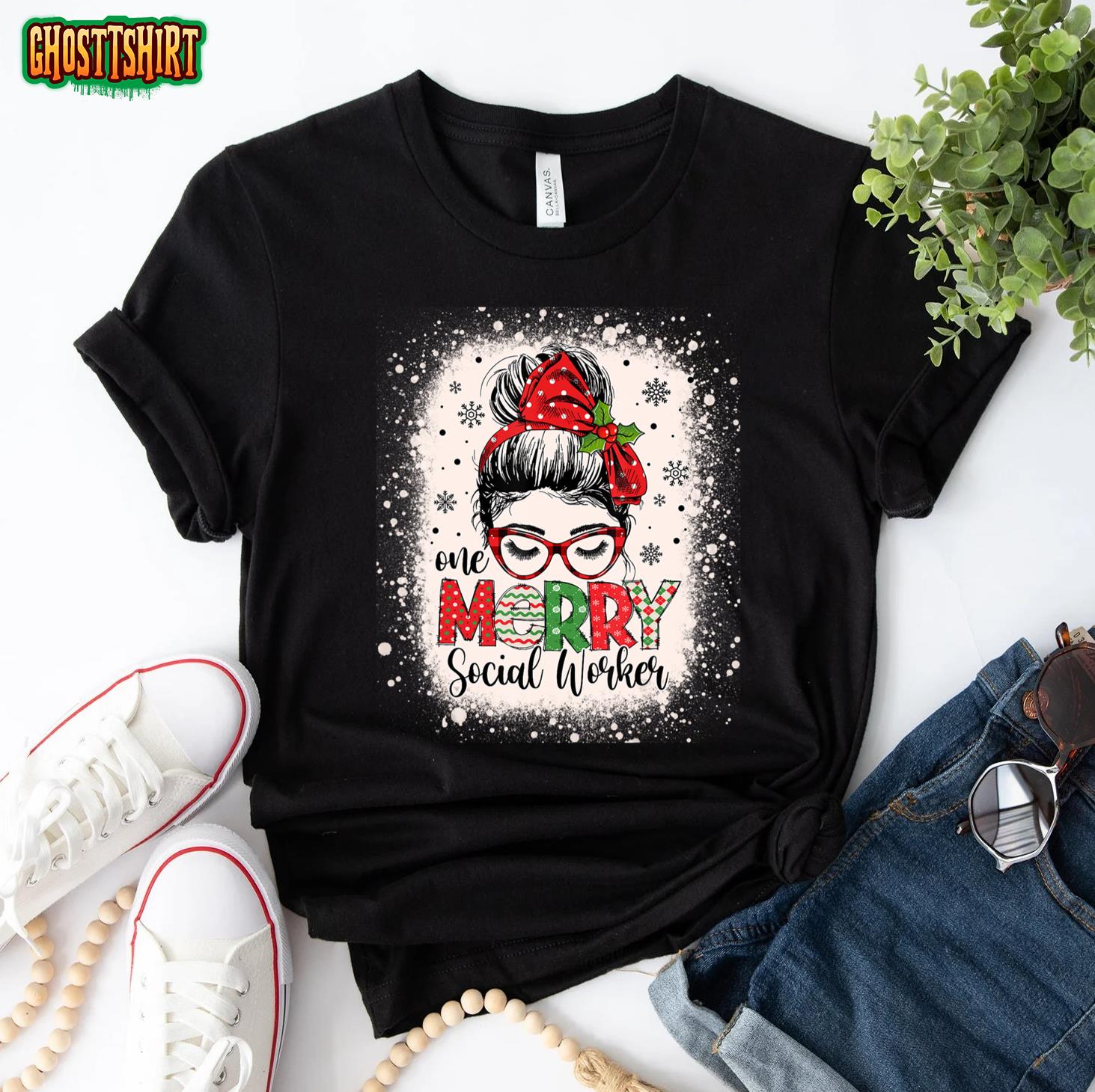 Merry School Social Worker Messy Bun Christmas Caseworker T-Shirt