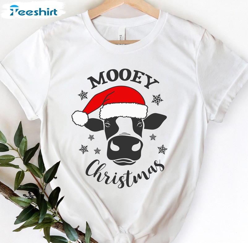 Mooey Christmas Shirt – Christmas Cow Short Sleeve Unisex T-shirt