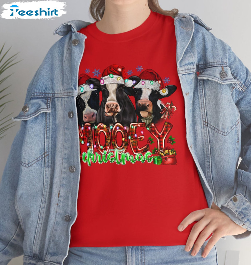 Mooey Christmas Shirt – We Wish You A Mooey Christmas Short Sleeve Unisex T-shirt