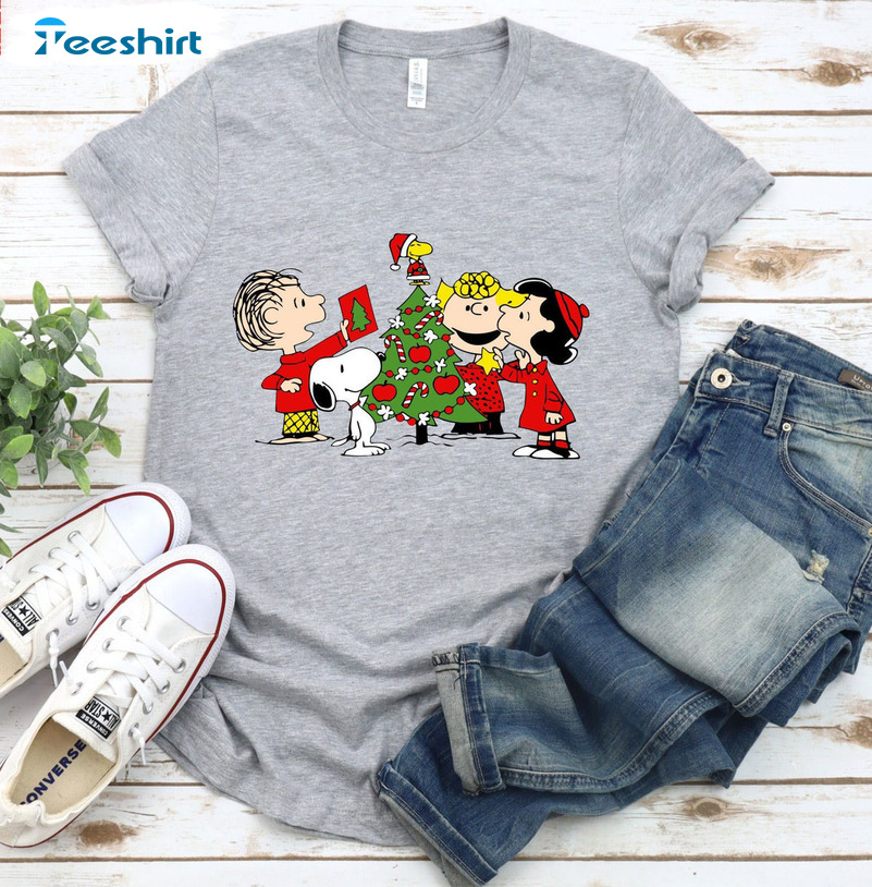 Peanuts Gang And Snoopy Christmas Sweatshirt – Christmas Vacation Short Sleeve Crewneck