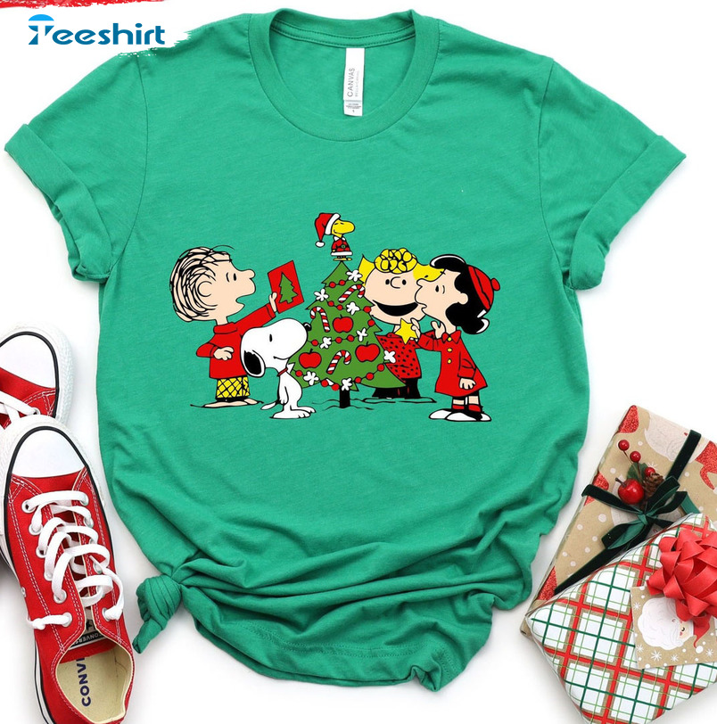 Peanuts Gang And Snoopy Christmas Sweatshirt – Christmas Vacation Short Sleeve Crewneck