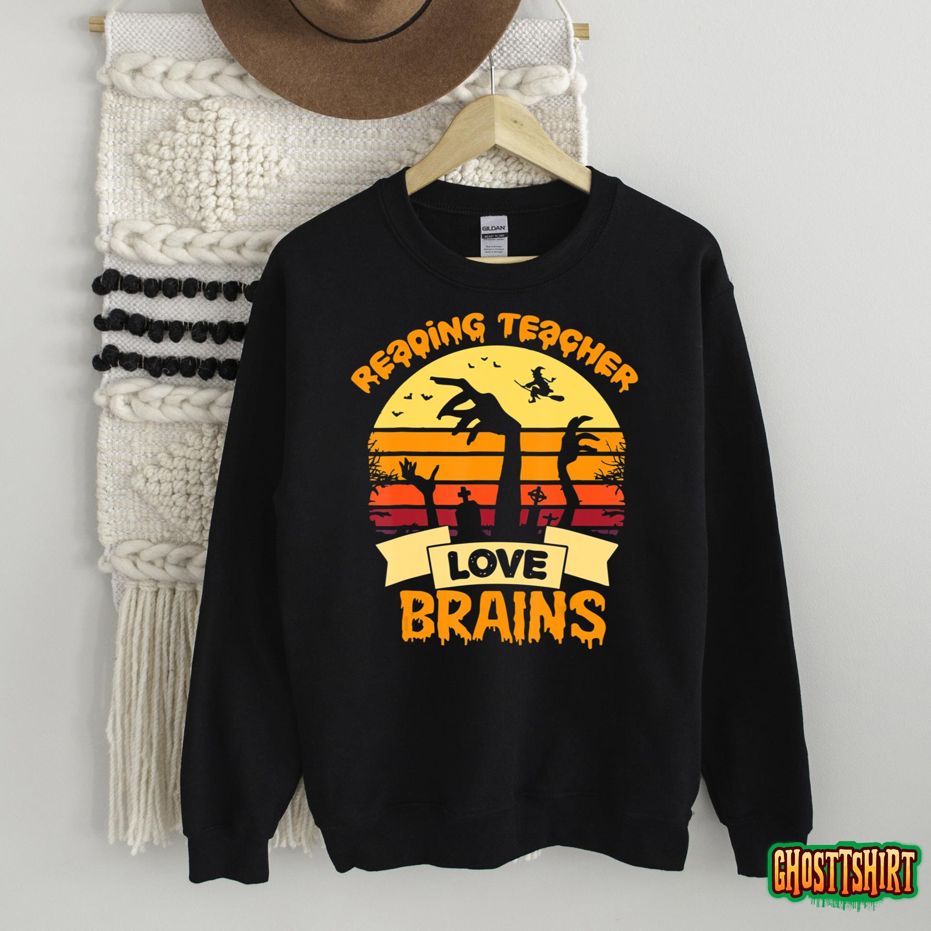 Reading Teachers Love Brains Zombie Teacher School Halloween T-Shirt