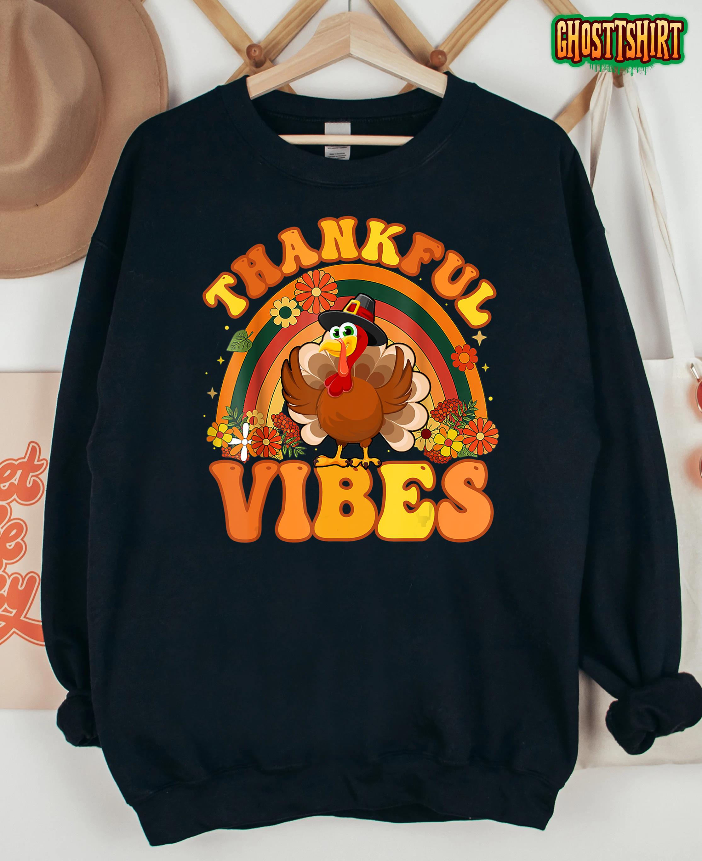 Retro Groovy Thankful Vibes Turkey Fall Thanksgiving Women T-Shirt