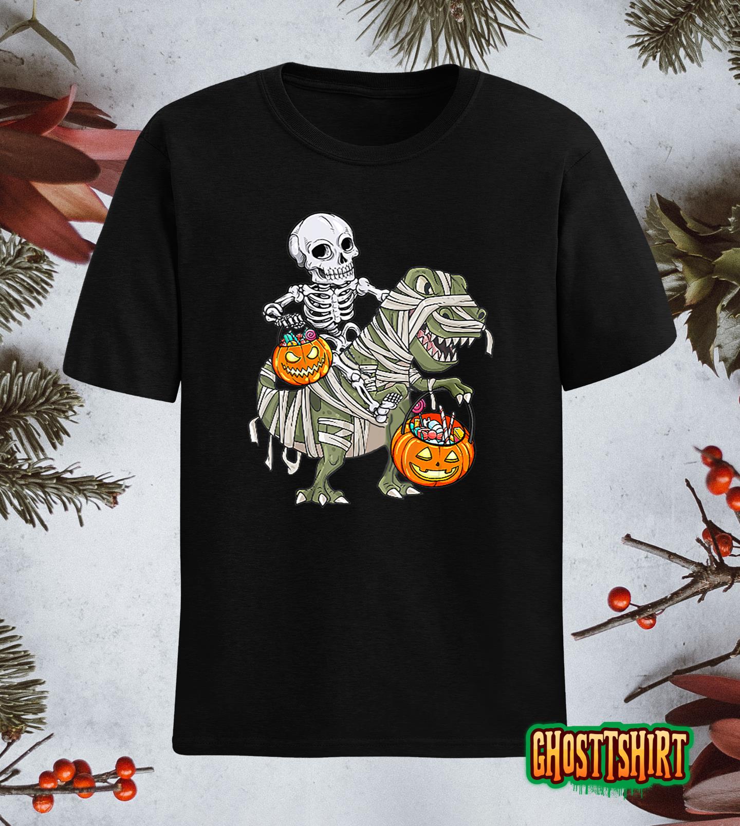 Skeleton Riding Mummy Dinosaur T rex Halloween 2022 Funny Pumpkin T-Shirt