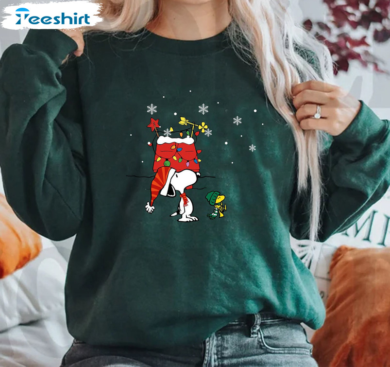 Snoopy Friends Enjoying Winter Shirt – Peanuts Christmas Sweatshirt Unisex Hoodie