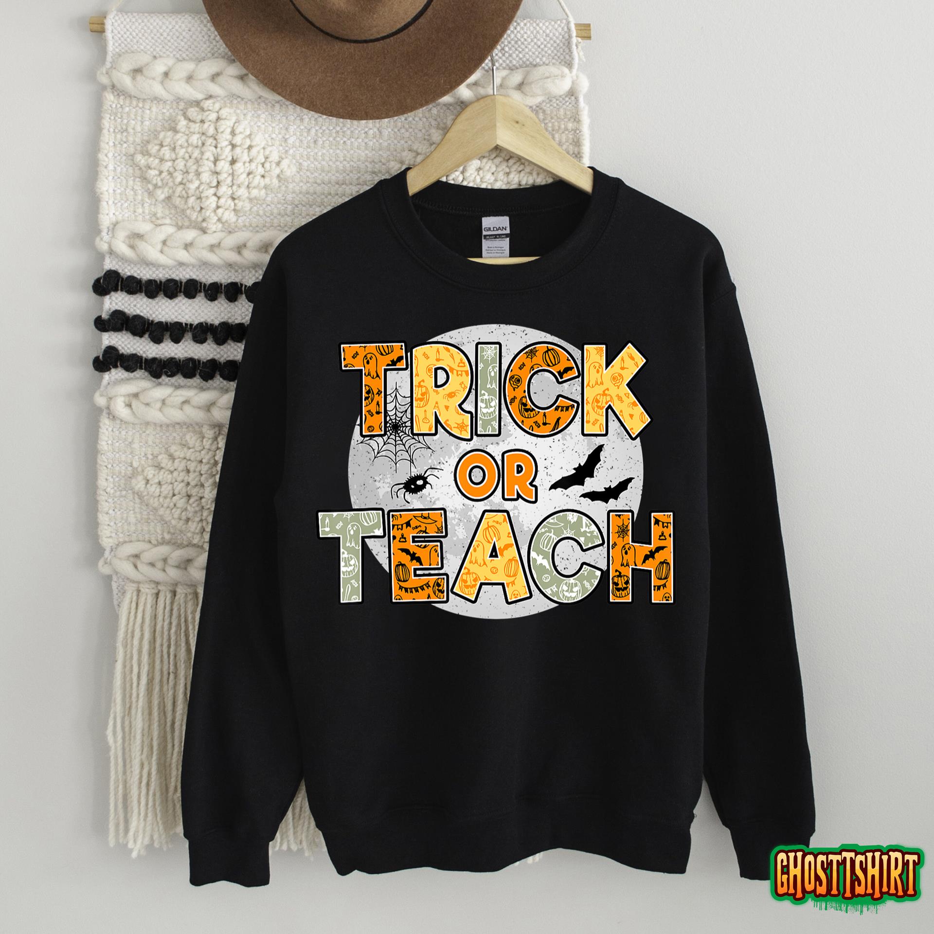 Trick Or Teach Funny Halloween Teacher Costume T-Shirt