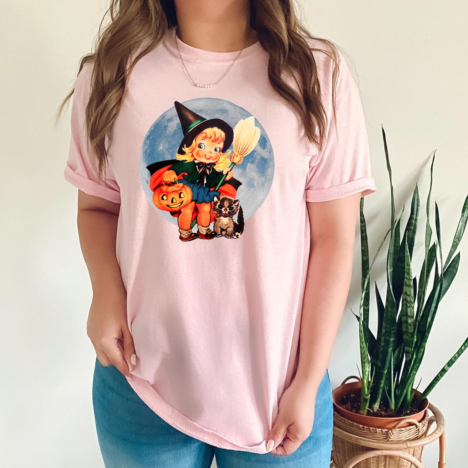 Vintage Halloween Art – Retro Cute Witch Pumpkin Cat T-Shirt