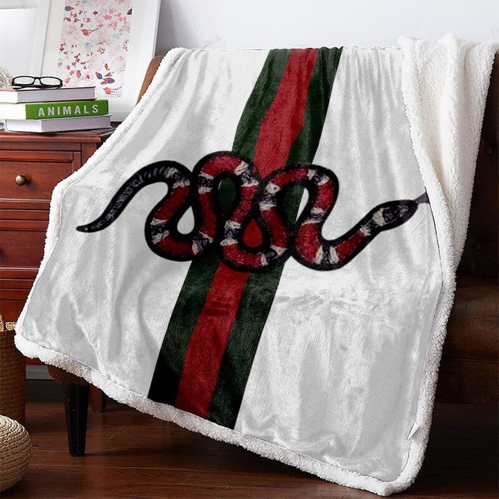 Gucci Snake Limited Editition Fleece Blankets 026