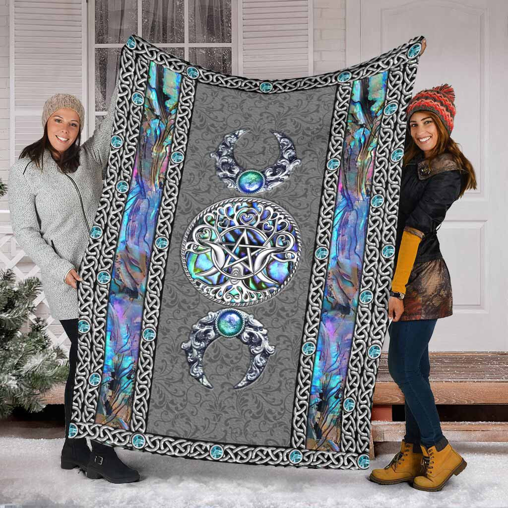 Mystery Spirit Triple Moon Witch With D Pattern Print Blanket