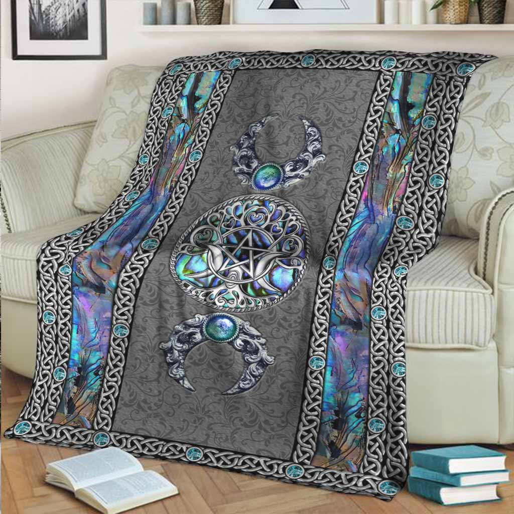 Mystery Spirit Triple Moon Witch With D Pattern Print Blanket