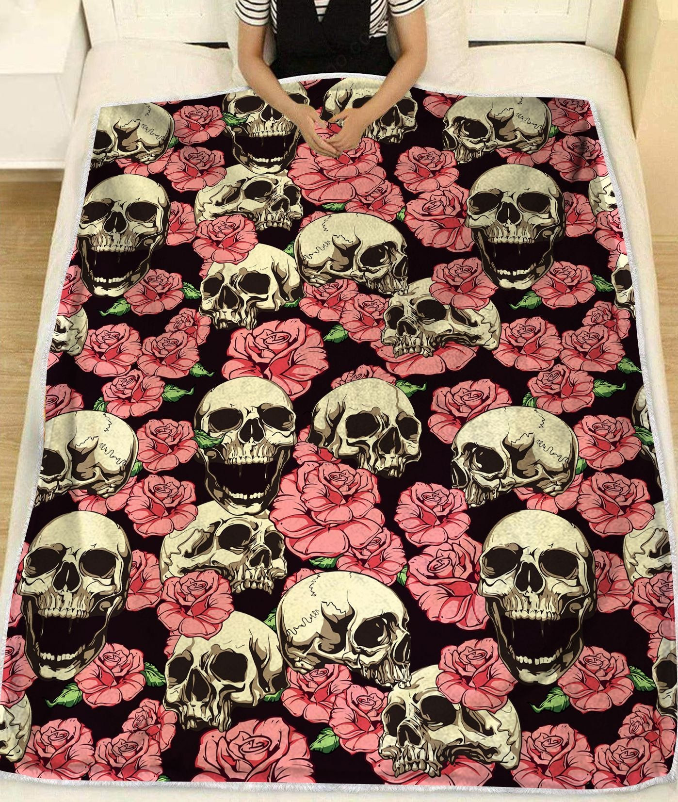 Rose Skull Romantic Pink Throw Blanket