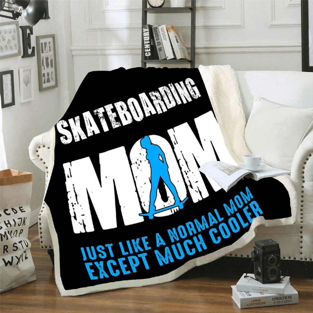 Skateboarding Mom Like A Normal Mom Pattern Throw Blanket