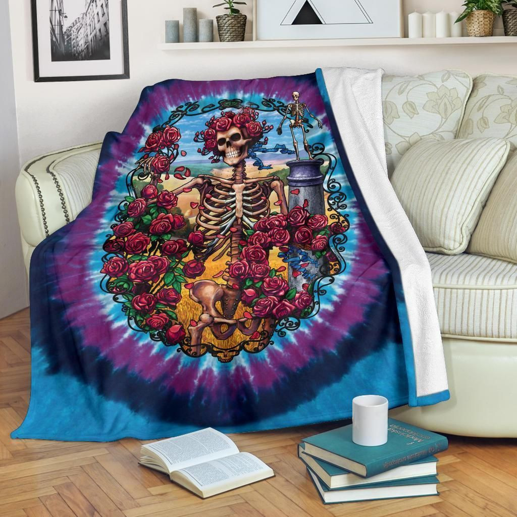 Skull In Flower Circle Pattern Throw Blanket