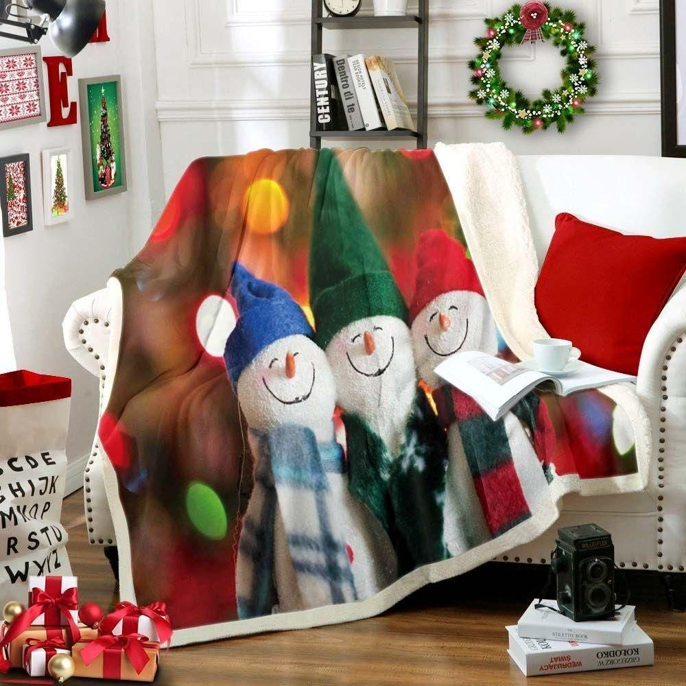 Three Snowman D Throw Blanket