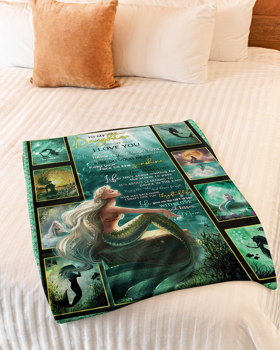 To My Daughter Never Forget That I Love You Mermaid Green Gift For Daughter From Mom Throw Blanket