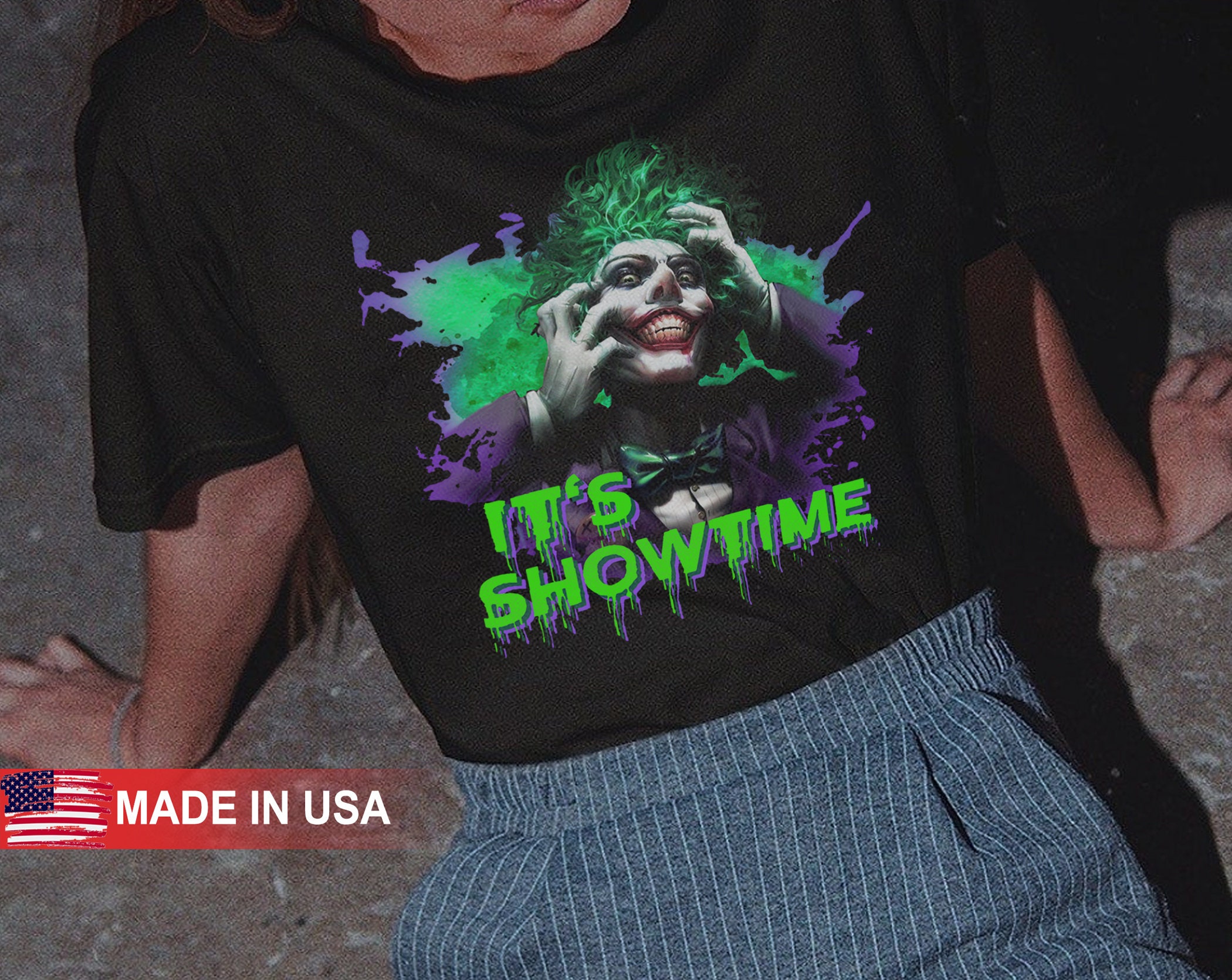 Beetle Juice It’s Showtime Vintage Halloween T-Shirt