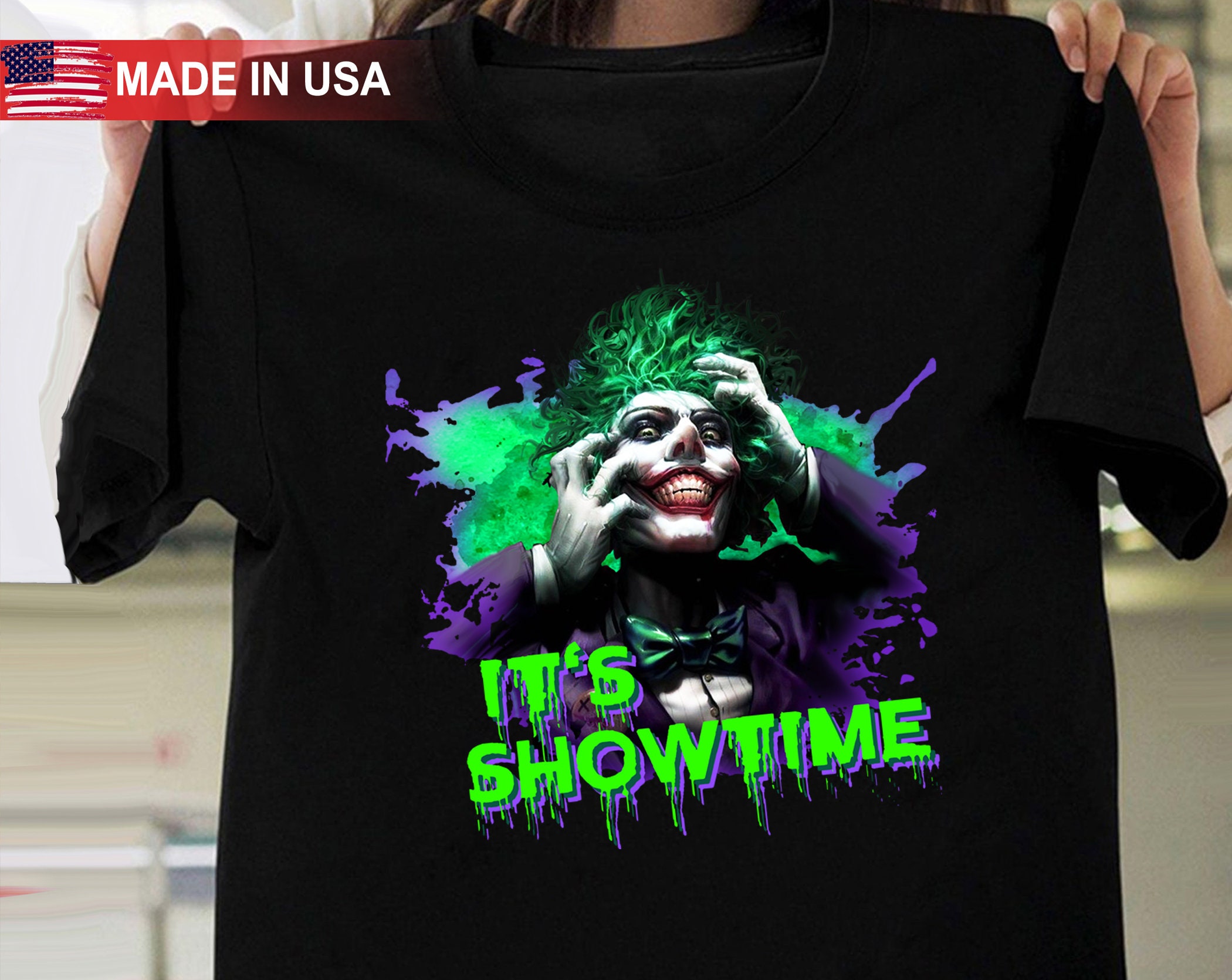 Beetle Juice It’s Showtime Vintage Halloween T-Shirt