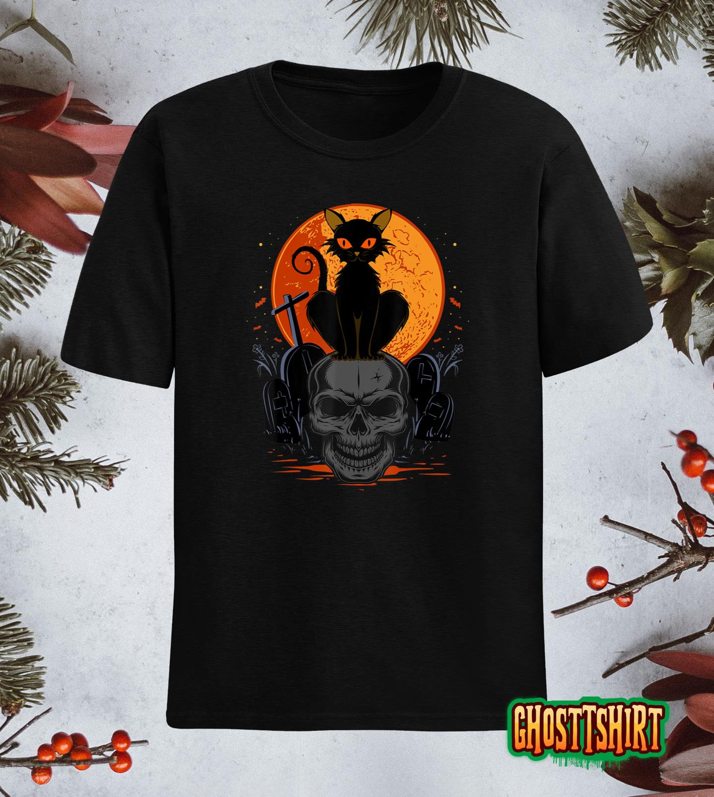 Cute Halloween Gothic Black Cat Standing On Skull Art T-Shirt