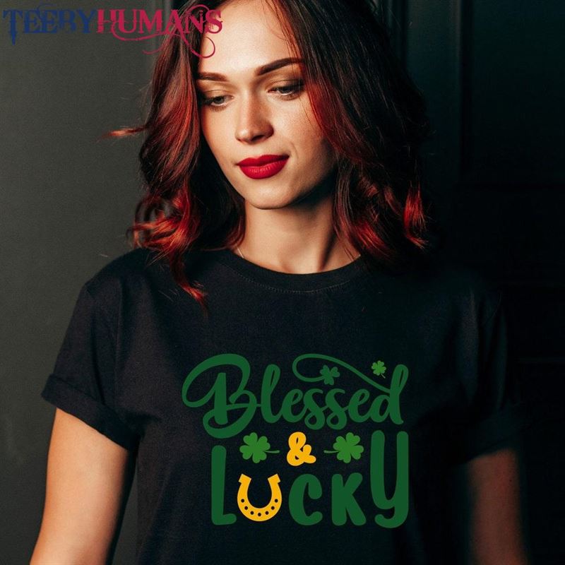 Blessed And Lucky St Patrick Day Shirt Irish Gift For Women Mom Sweatshirt Classic