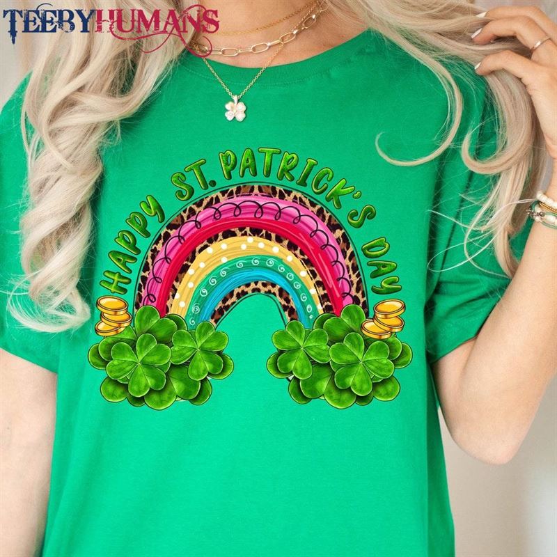 Happy St Patricks Day T-Shirt Rainbow Sweatshirt Lucky Shamrock Tee Classic Hoodie