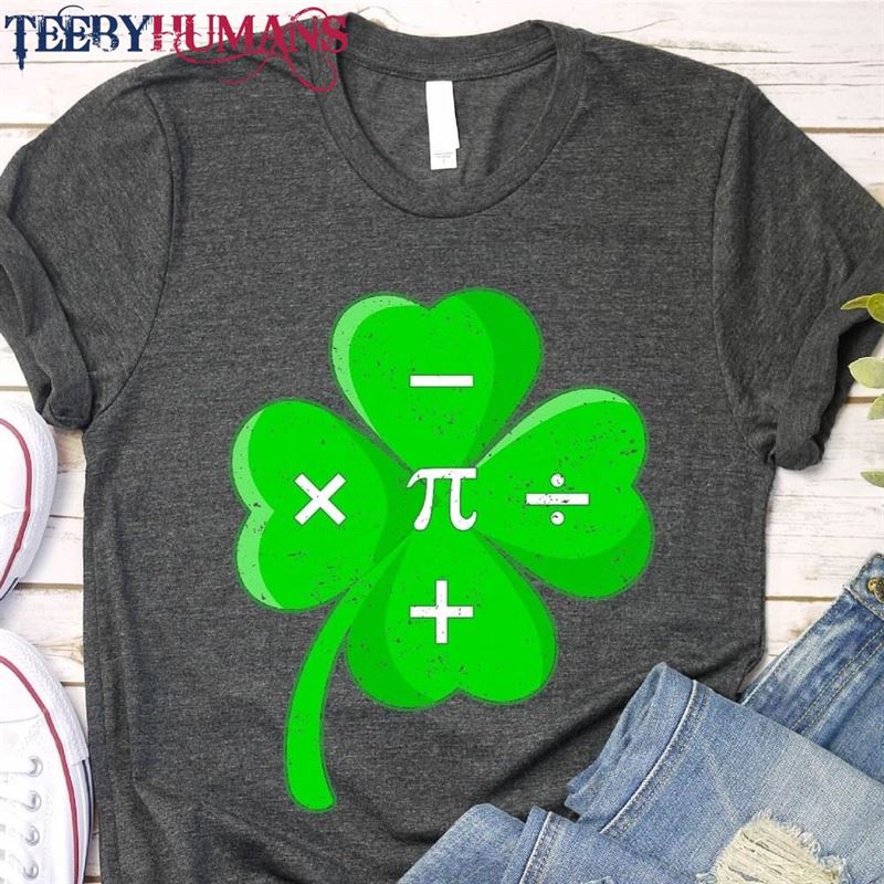 Irish Math Teacher Vintage Shamrock St Patricks Day Shirt T-Shirt Classic