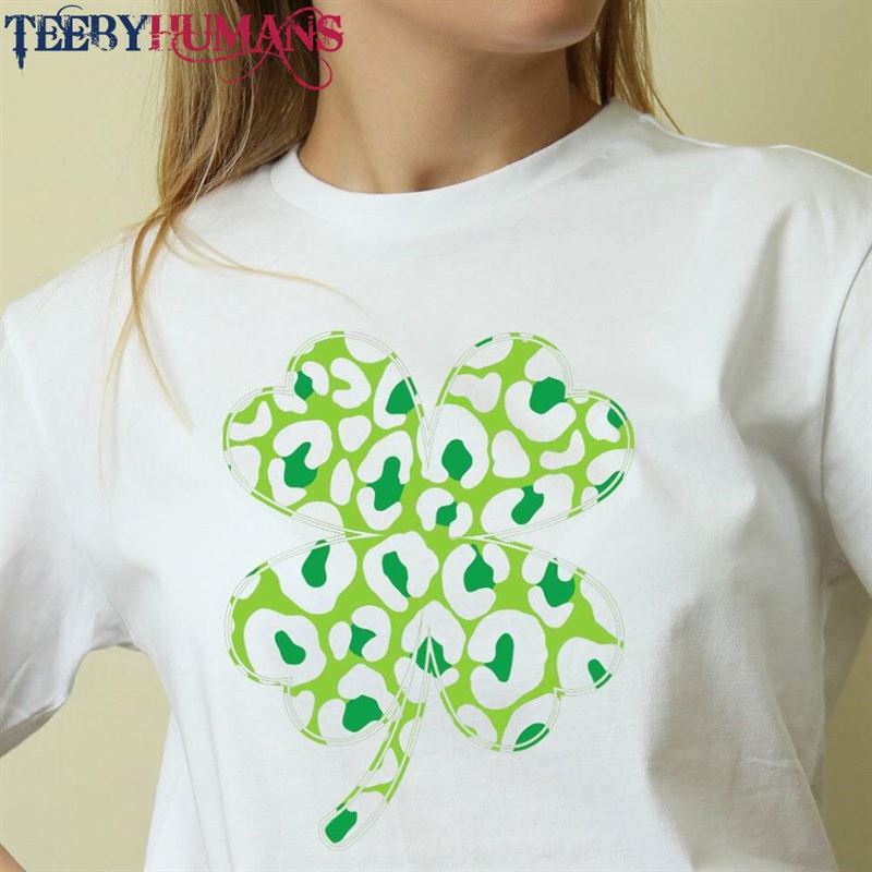 Leopard Print Shamrock Shirt St Patricks Day Lucky Lips Classic Sweatshirt