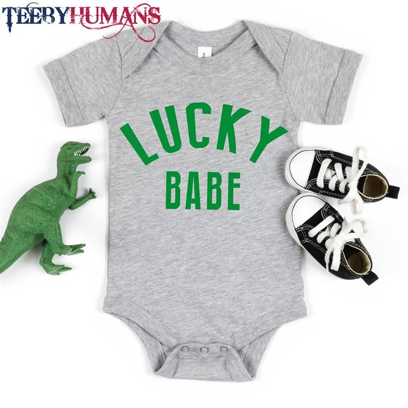 Lucky Babe Shirt St Patrick’s Day Kids Unisex Sweatshirt