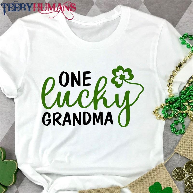 One Lucky Grandma Shirt St Patricks Day Irish Gifts Sweatshirt Unisex