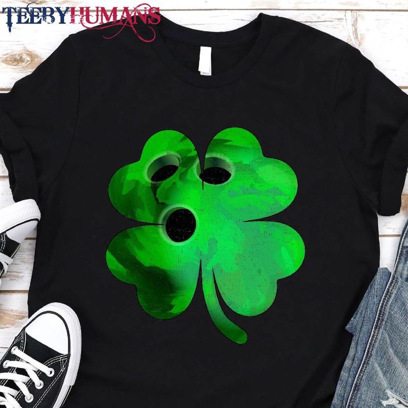 Retro Bowling Ball Shamrock Gift Bowler St Patrick’s Day T-Shirt Hoodie Classic