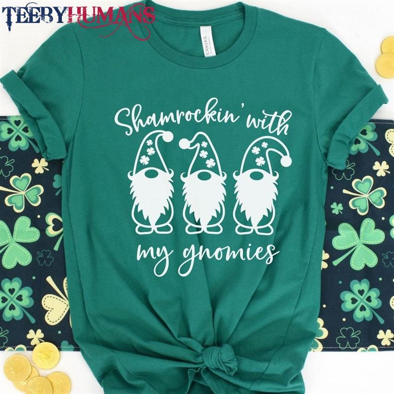 Shamrockin With My Gnomies Tee Cute St Patrick’s Day Shirt Classic Sweatshirt