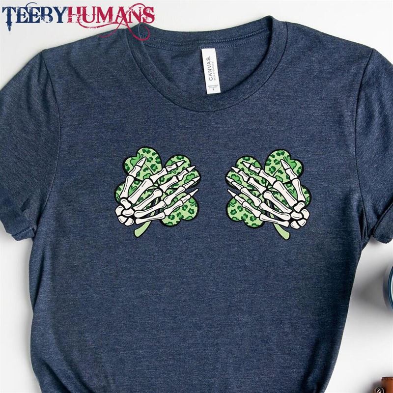 Skeleton Hand St Patrick’s Day T-Shirt Holding Four Leaf Clover Shirt Unisex Classic