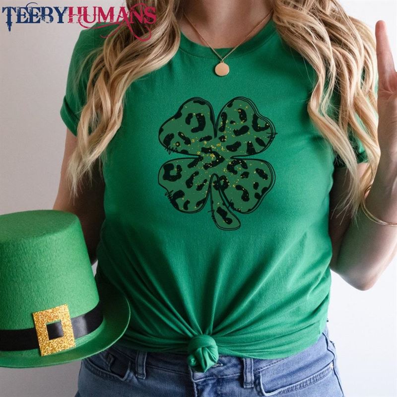 St Patrick Day Shirt Shamrock Love Classic T-Shirt