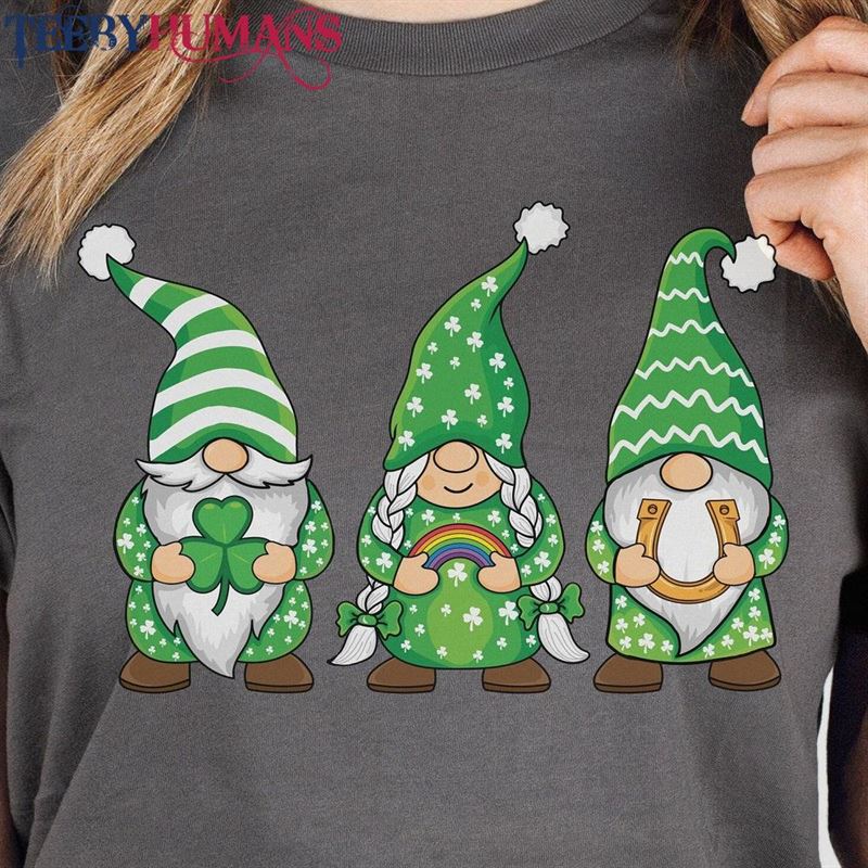 St Patricks Day Gnomes Shirt Funny Womans Tee Hoodie T-Shirt