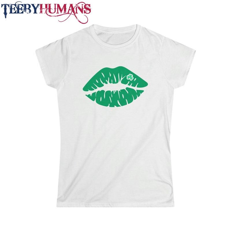 St Patrick’s Day Green Lips Women Classic Sweatshirt