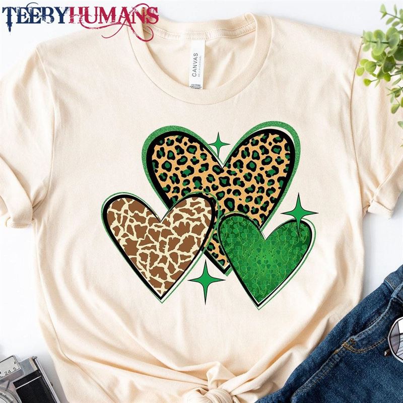 St Patrick’s Day Heart T-Shirts Leopard Pattern Shaped Lucky Irish Tees Classic T-Shirt