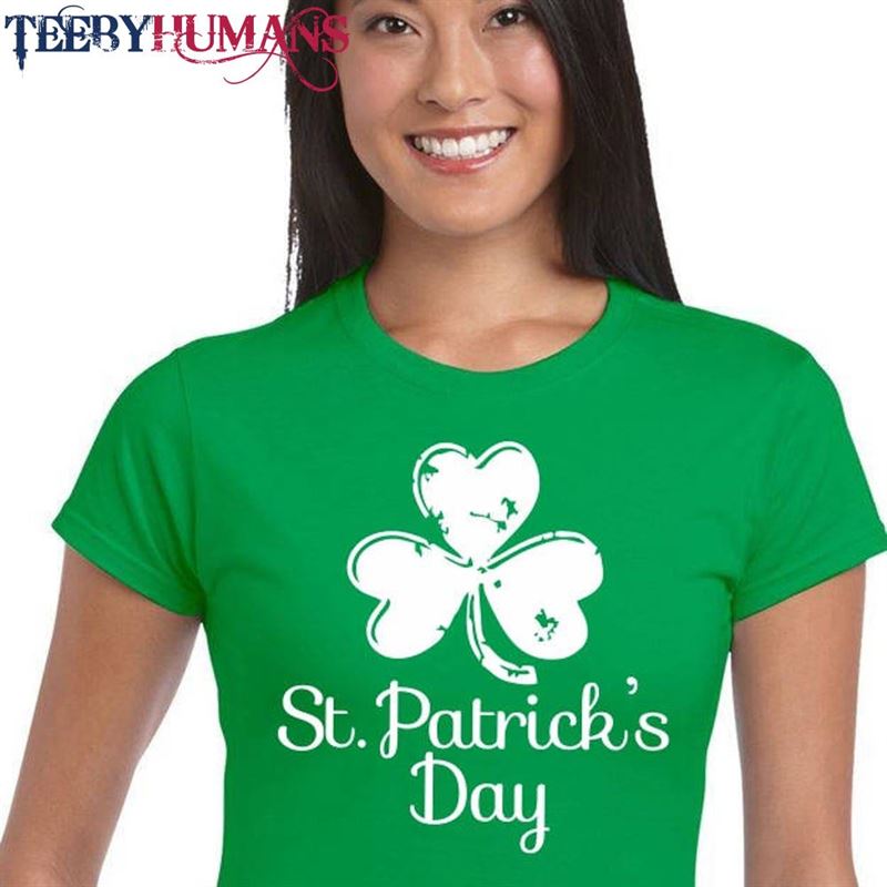 St Patrick’s Day Ireland Lucky Shamrock T-Shirt Pub Beer Paddy Classic Sweatshirt