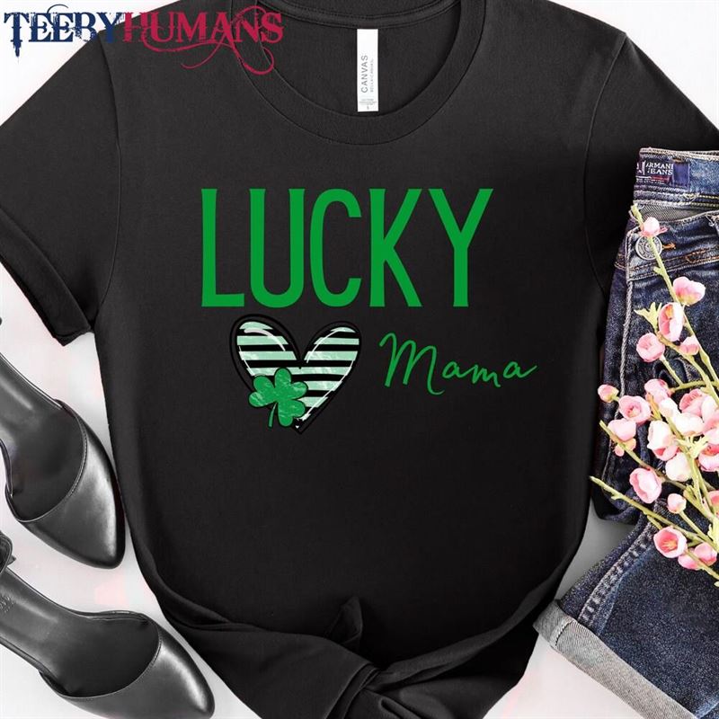 St Patrick’s Day Shirt Lucky Mom Sweatshirt Classic